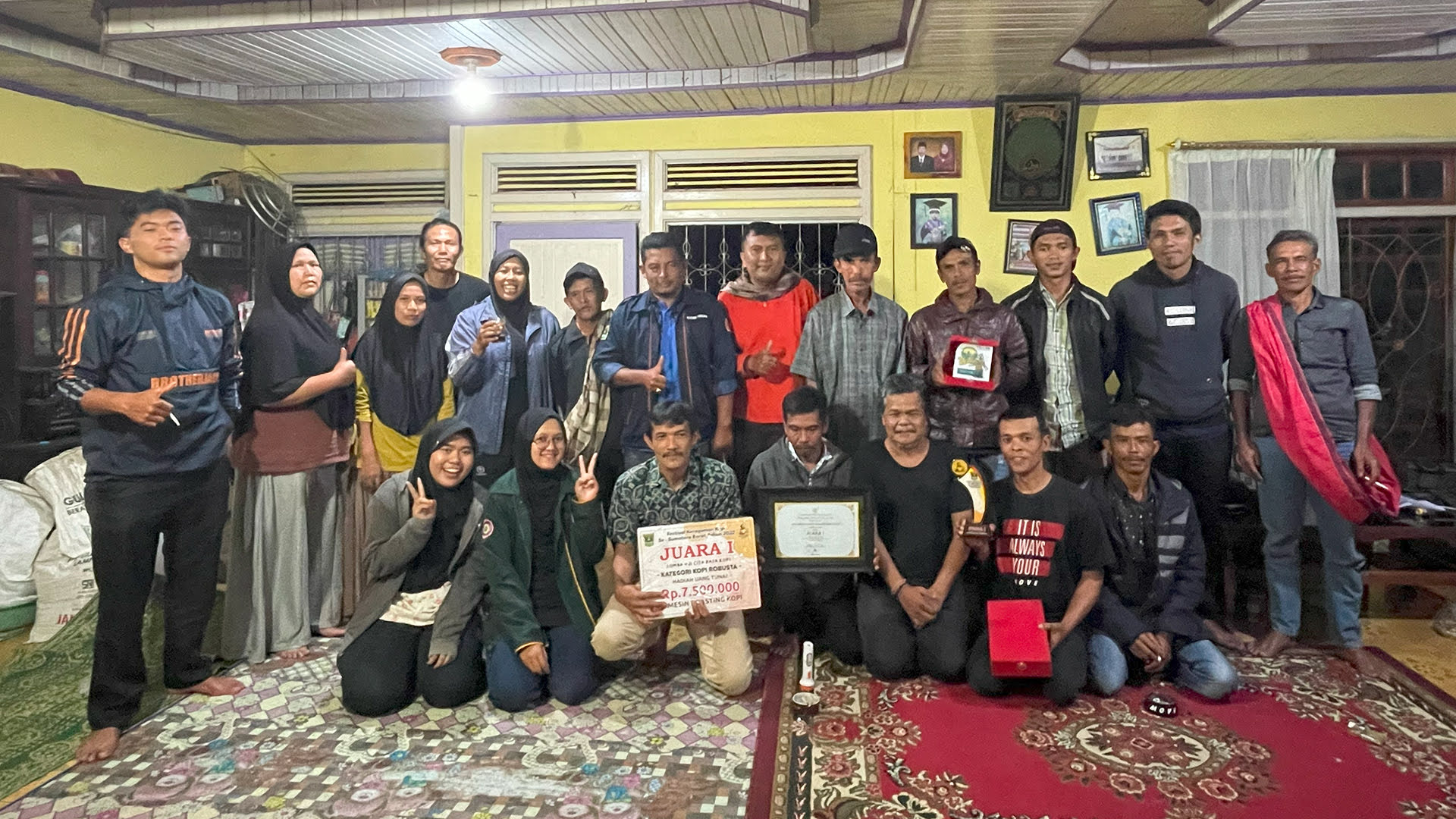 16-9 Fam_0002s_0007_IMG_1650